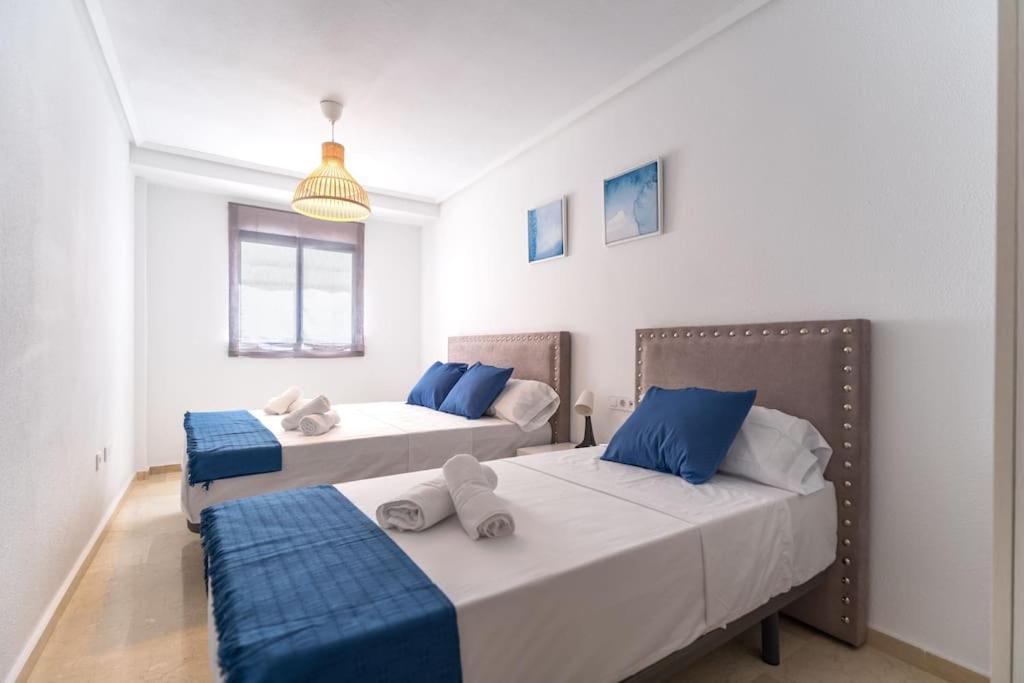 Amplio Apartamento 2 Dormitorios Cerca De La Playa アリカンテ エクステリア 写真