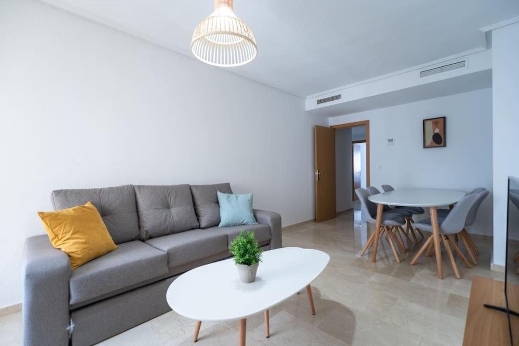 Amplio Apartamento 2 Dormitorios Cerca De La Playa アリカンテ エクステリア 写真