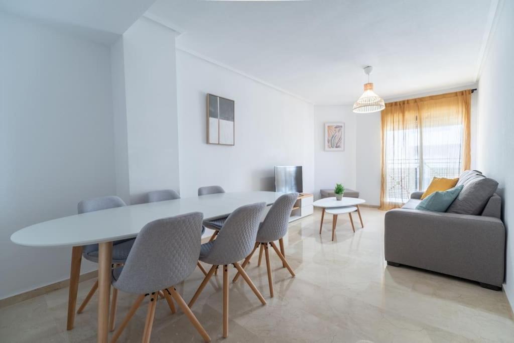 Amplio Apartamento 2 Dormitorios Cerca De La Playa アリカンテ エクステリア 写真