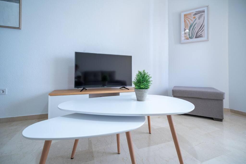 Amplio Apartamento 2 Dormitorios Cerca De La Playa アリカンテ エクステリア 写真