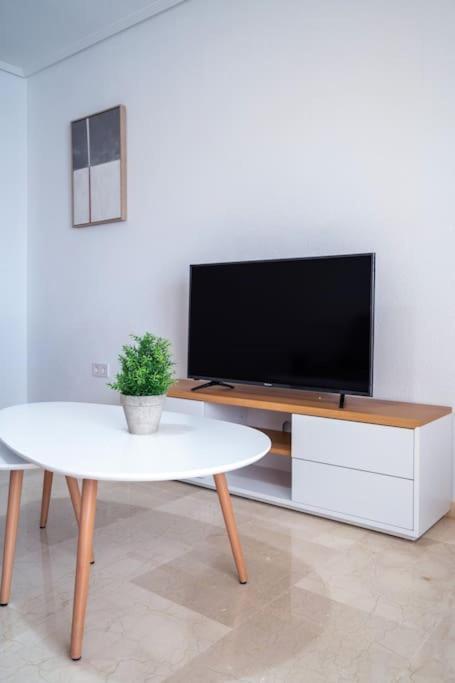 Amplio Apartamento 2 Dormitorios Cerca De La Playa アリカンテ エクステリア 写真
