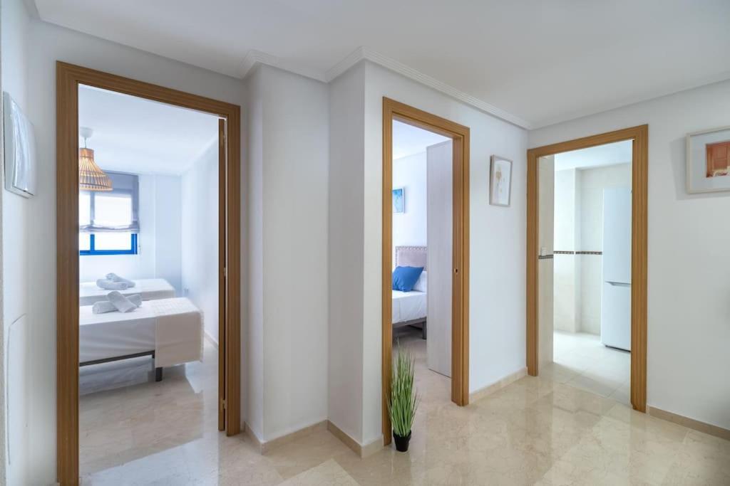Amplio Apartamento 2 Dormitorios Cerca De La Playa アリカンテ エクステリア 写真