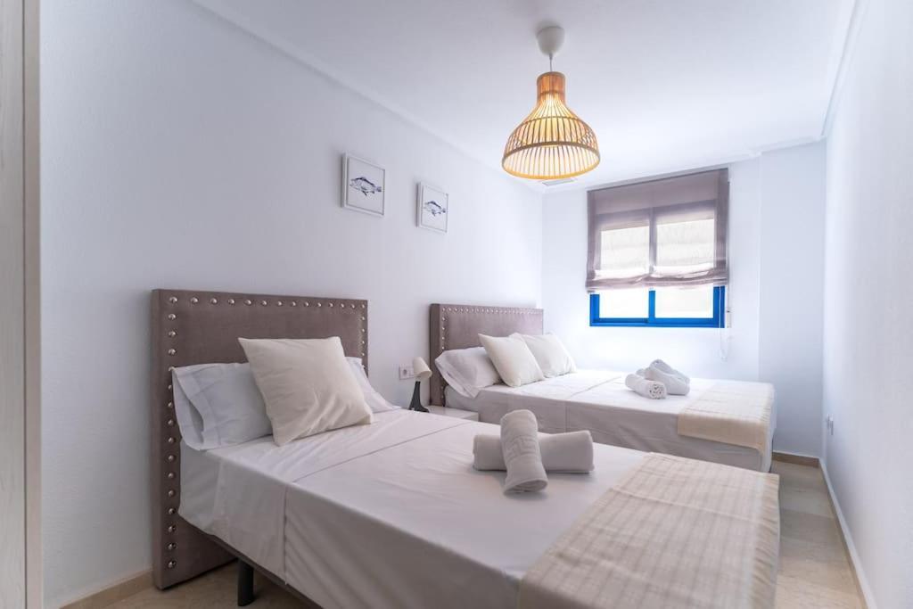 Amplio Apartamento 2 Dormitorios Cerca De La Playa アリカンテ エクステリア 写真