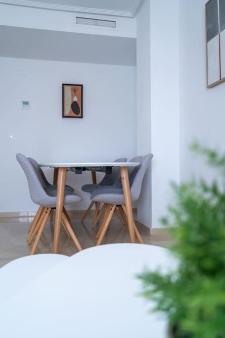 Amplio Apartamento 2 Dormitorios Cerca De La Playa アリカンテ エクステリア 写真